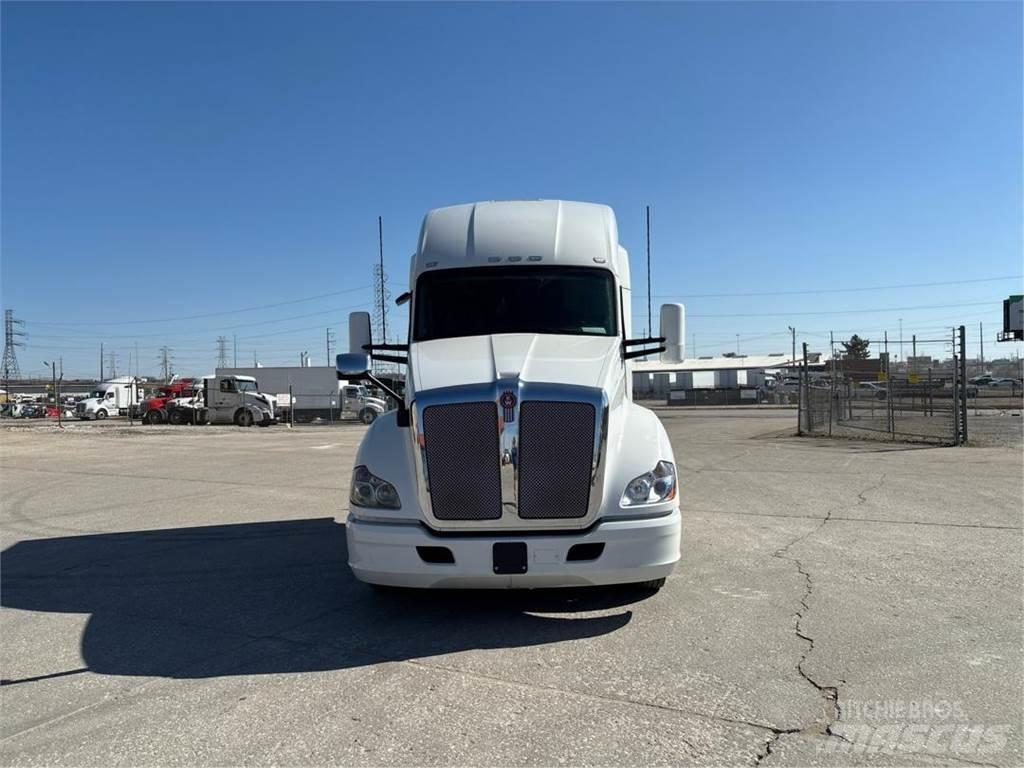 Kenworth T680 Tractor Units