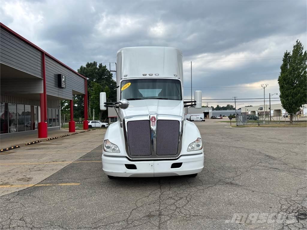 Kenworth T680 Tractor Units