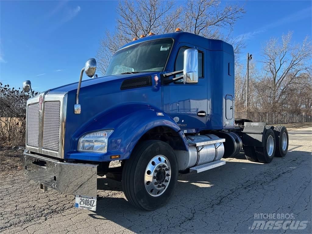 Kenworth T880 Tractor Units