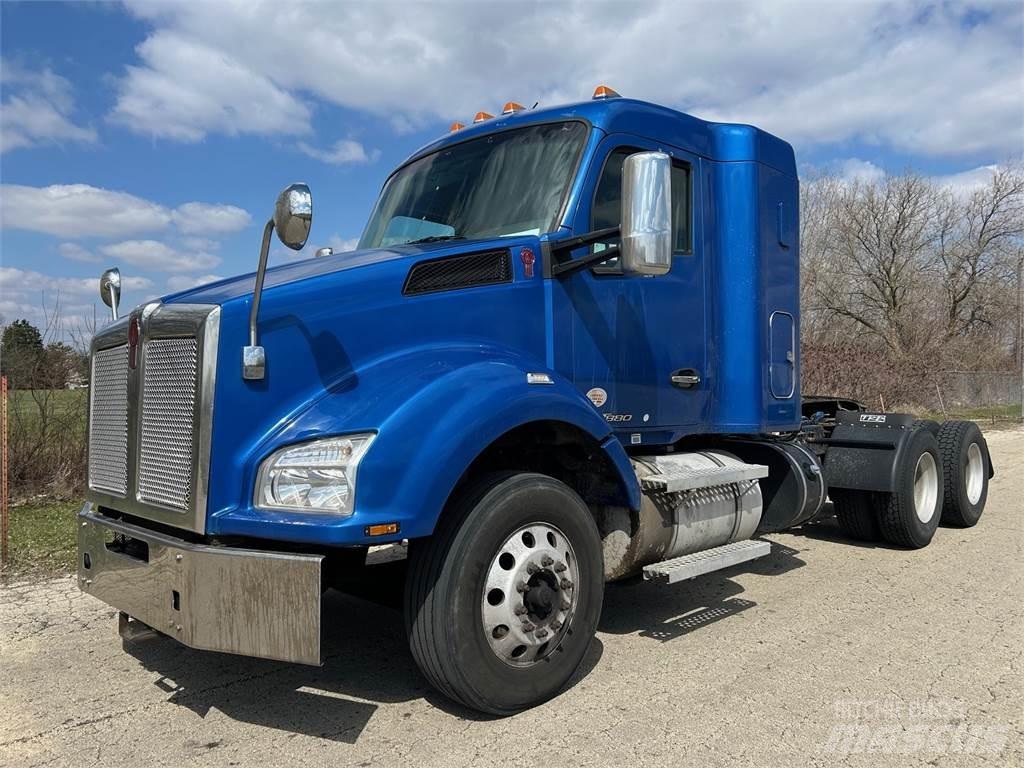 Kenworth T880 Tractor Units