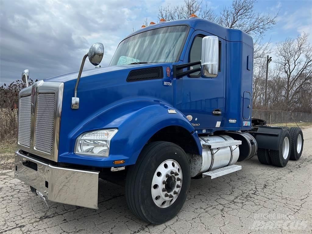 Kenworth T880 Tractor Units