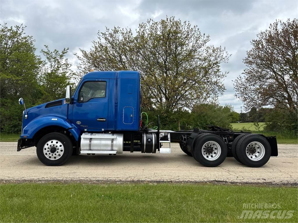 Kenworth T880 Tractor Units