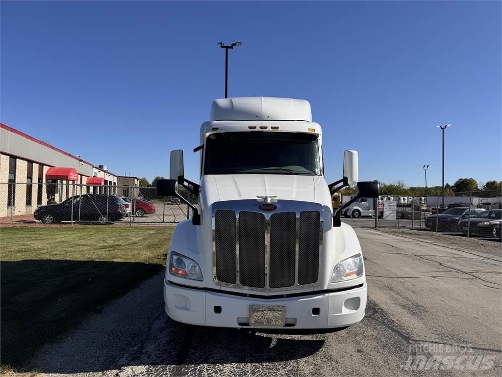 Peterbilt 579 Tractor Units