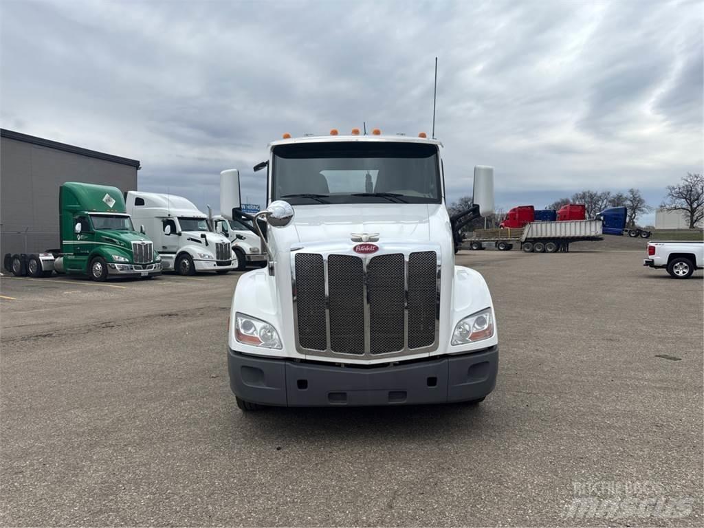 Peterbilt 579 Tractor Units