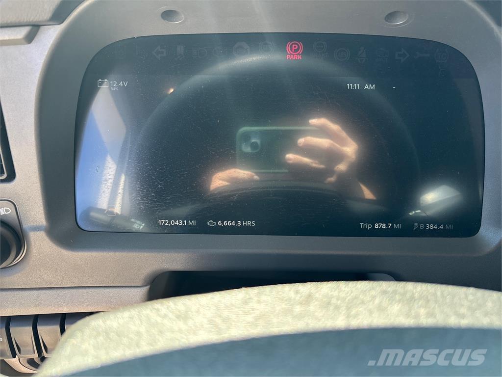 Peterbilt 579 Tractor Units