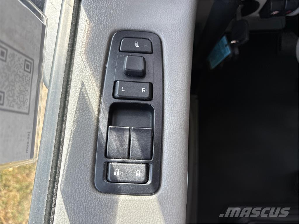 Peterbilt 579 Tractor Units