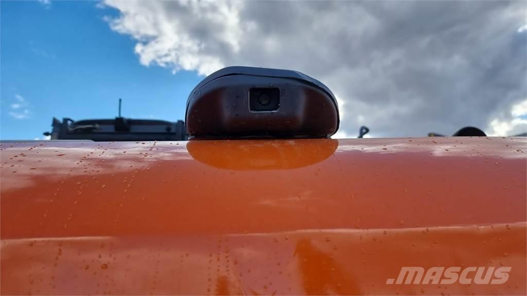 Hitachi ZX210LC-3 Crawler excavators