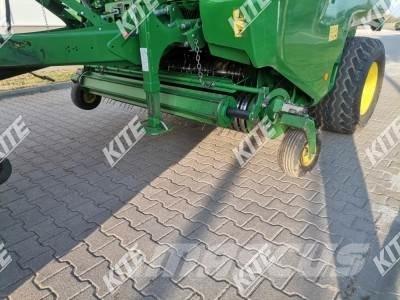 John Deere V451 R Round balers