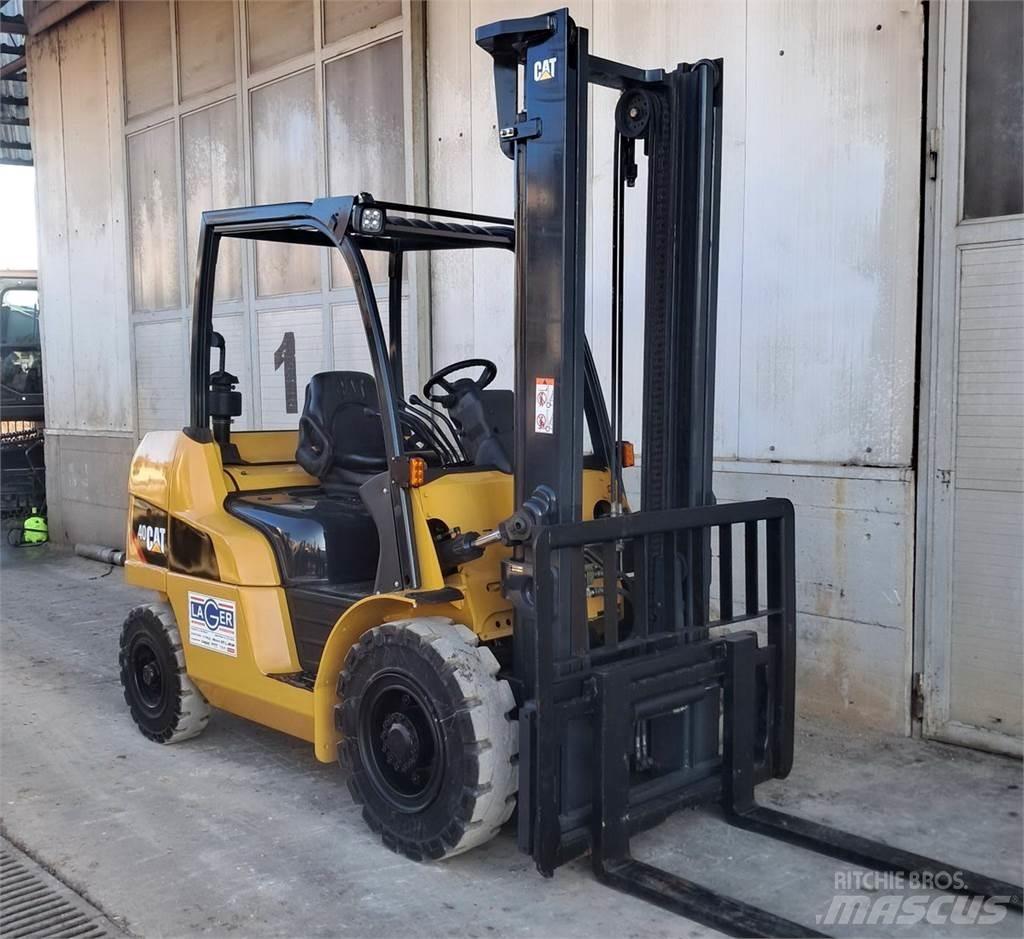 CAT DP40NT Diesel trucks