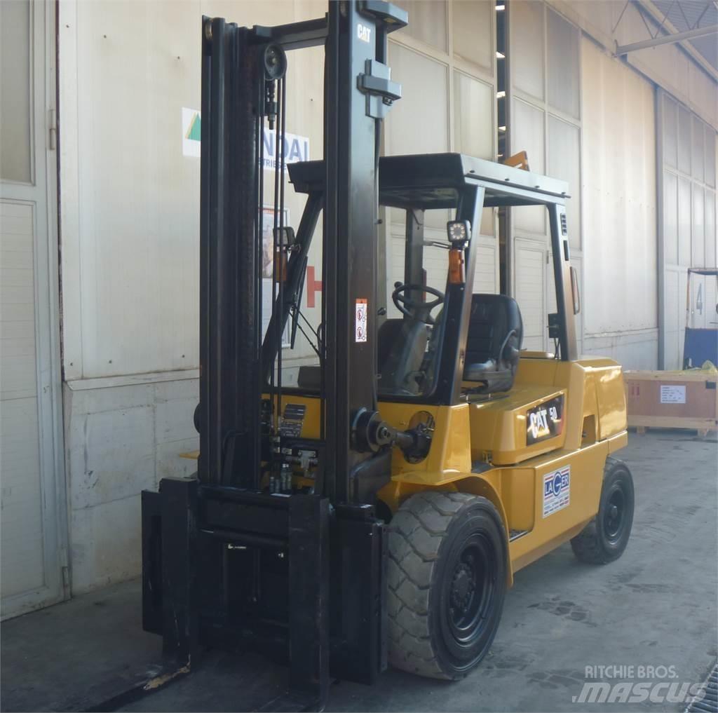 CAT DP50K Diesel trucks