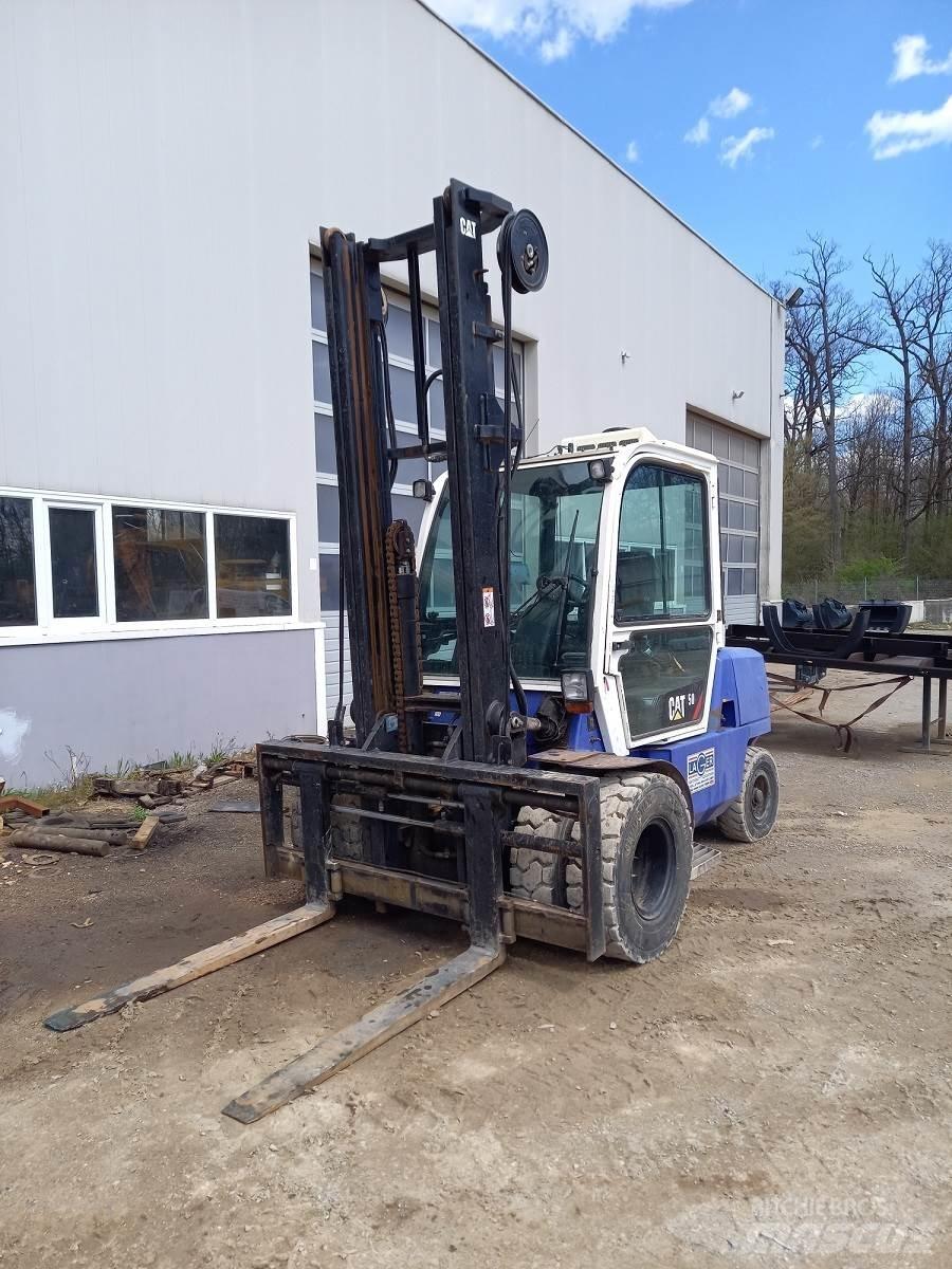 CAT DP50K 2 Diesel trucks