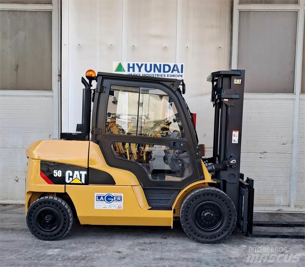 CAT DP50N Diesel trucks