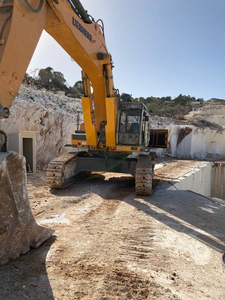 Liebherr 974 C HDSL Crawler excavators