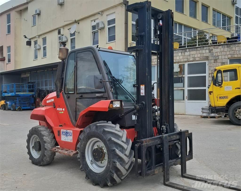 Manitou M26 - 4 Diesel trucks