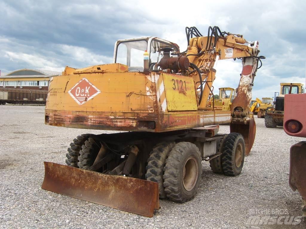 O&K MH6 Wheeled excavators