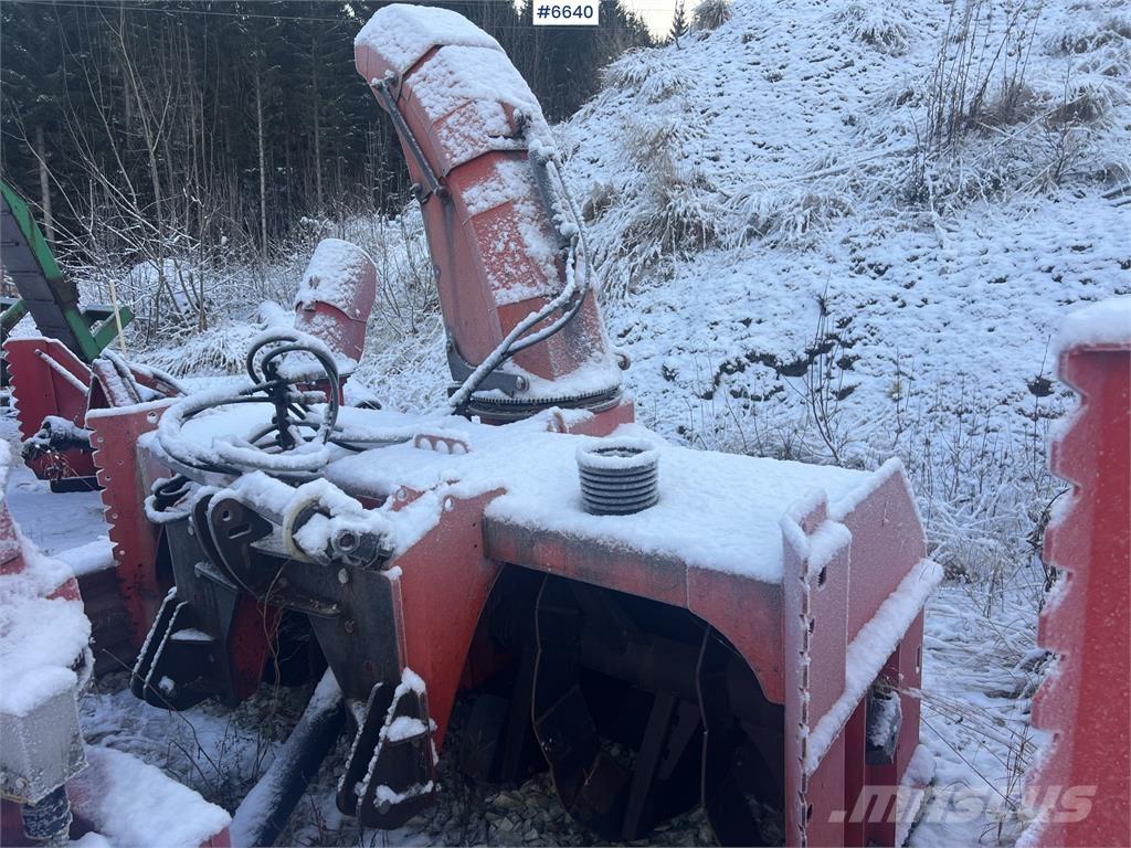 Globus snøfres Snow blades and plows