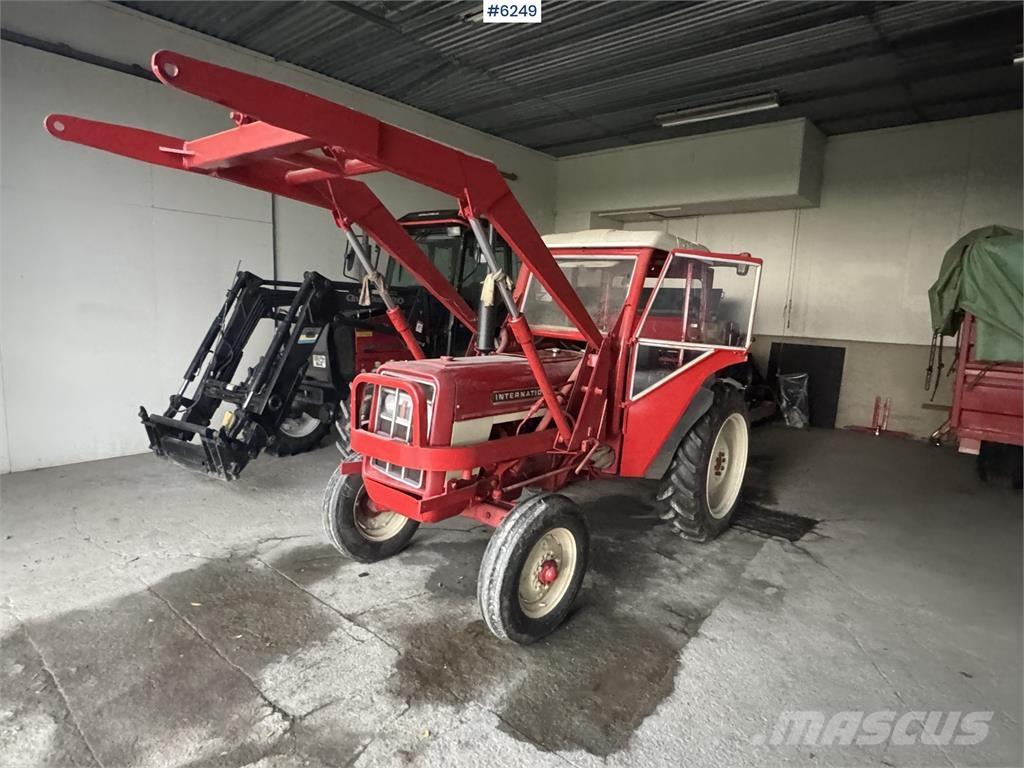 International 444 Tractors