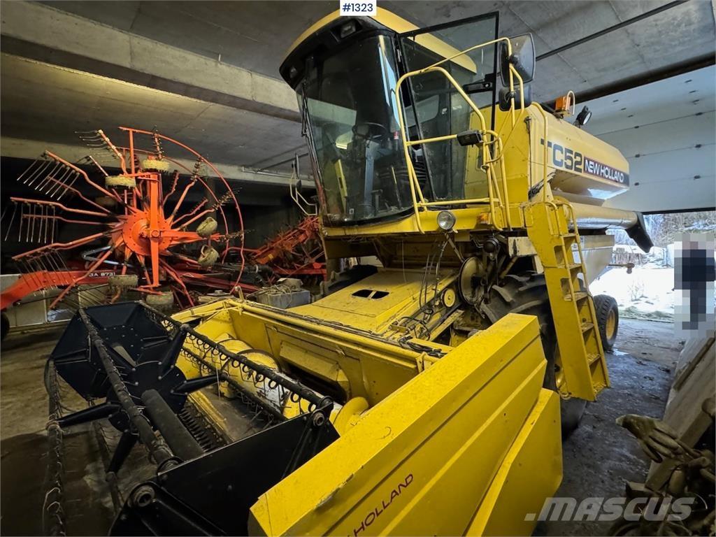 New Holland TC52 Combine harvesters