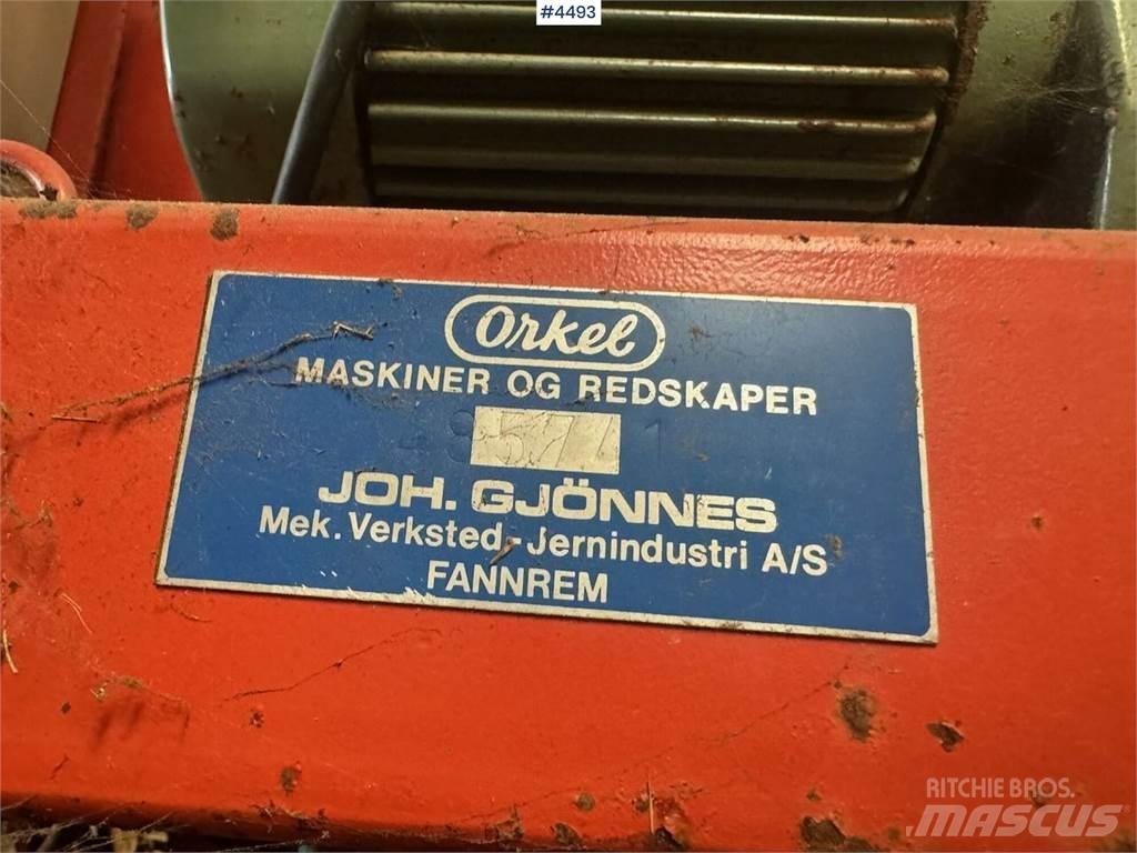 Orkel F2 Animal feeders