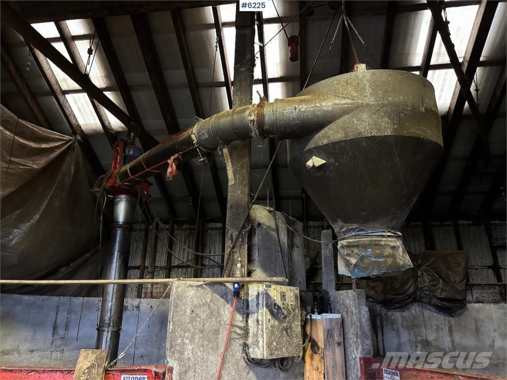 TKS Fylltømmer. Other tractor accessories