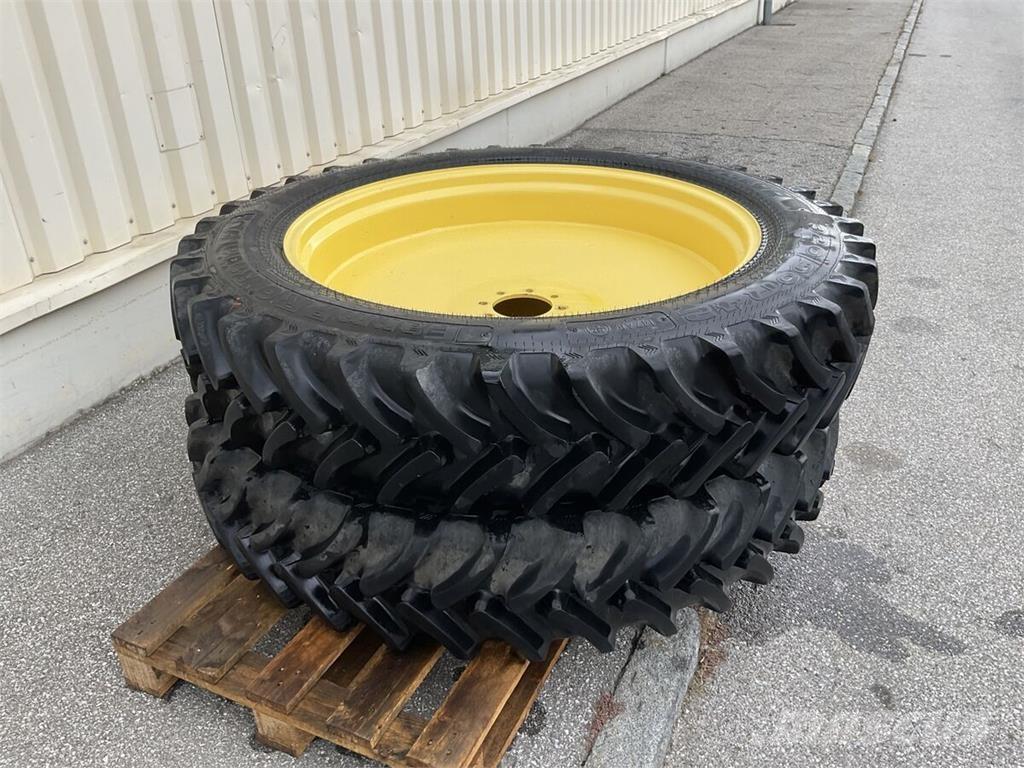  320/90 R 42 Tyres, wheels and rims
