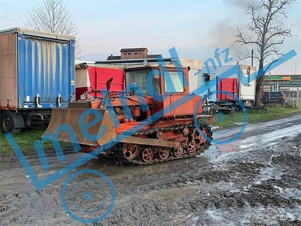  DT 75 Raupe Tractors