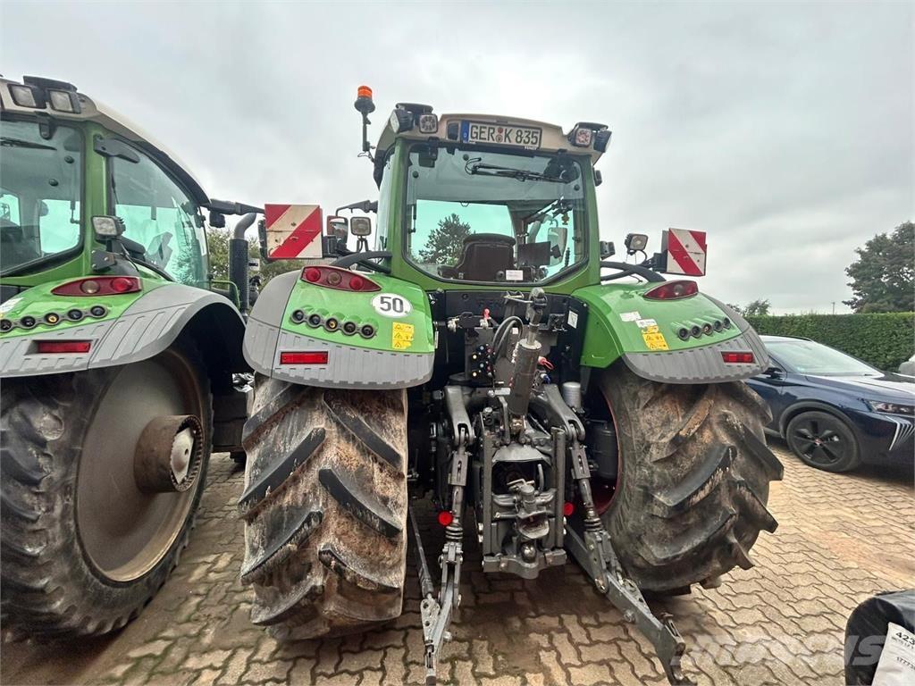 Fendt 724 Vario Tractors