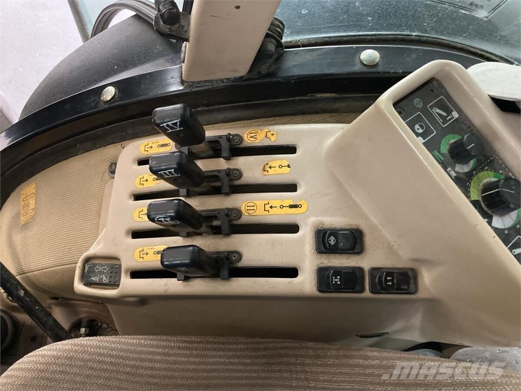 John Deere 5515F Tractors