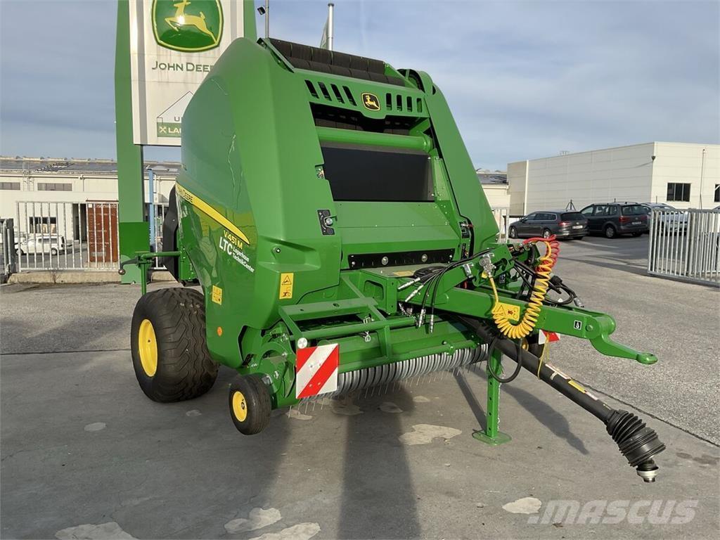 John Deere V451 M Round balers