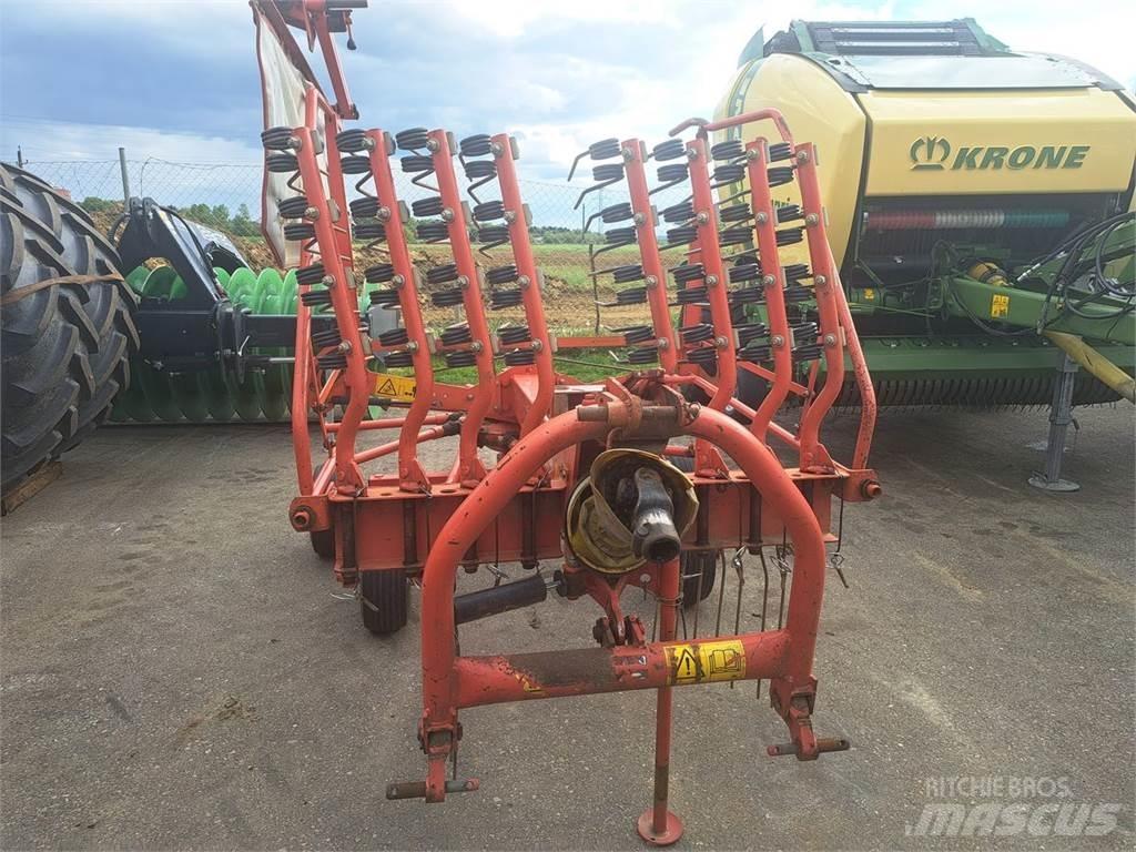 Kuhn GA 4121 GM Swathers