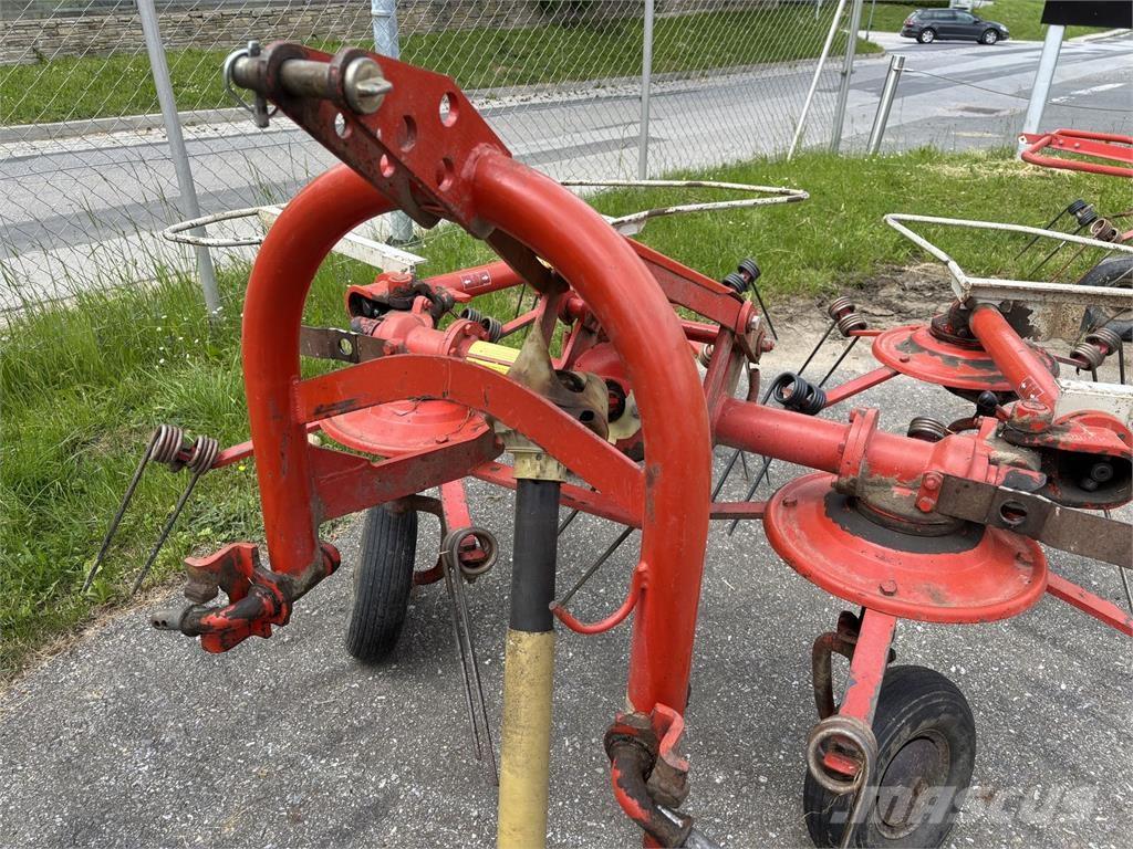 Kuhn GF 440 P Rakes and tedders