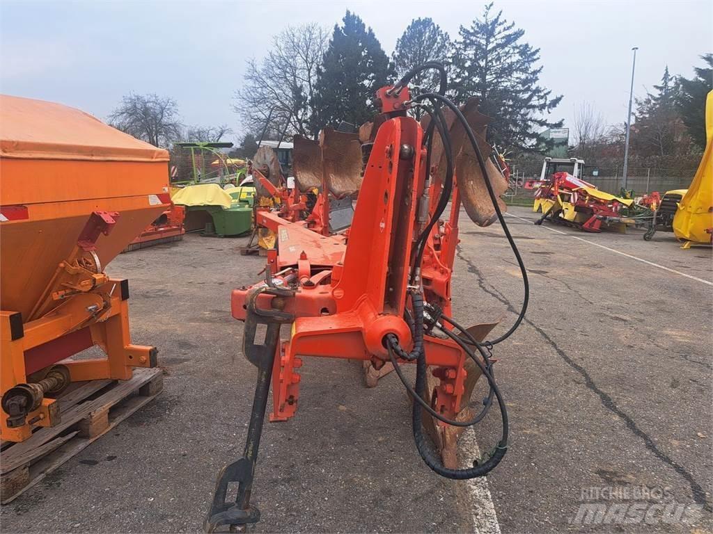 Kuhn Varimaster 123 Conventional ploughs