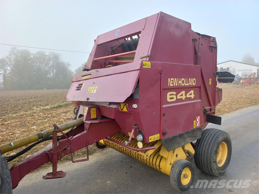 New Holland 644 Round balers