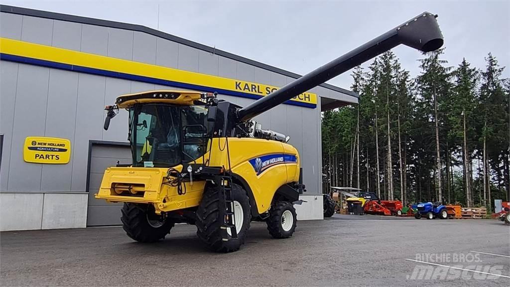 New Holland CX 5.80 Combine harvesters