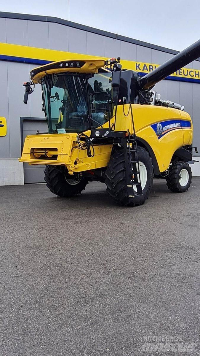 New Holland CX 5.80 Combine harvesters