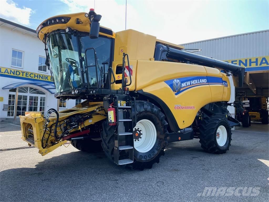 New Holland CX 7.90 Combine harvesters