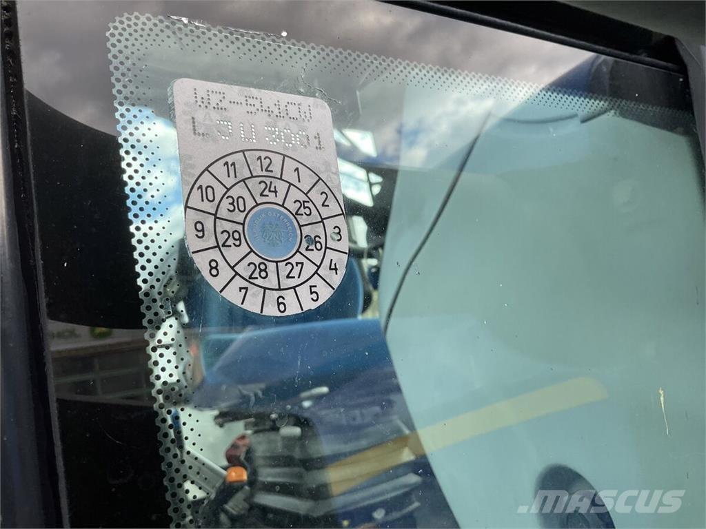 New Holland T 5030 Tractors