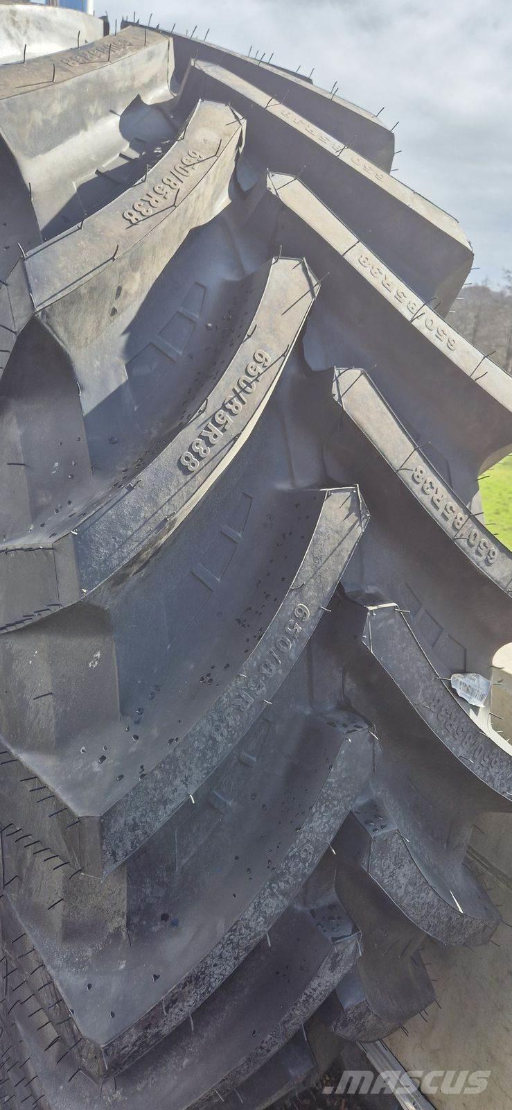 Petlas 650/85 R38 Tyres, wheels and rims