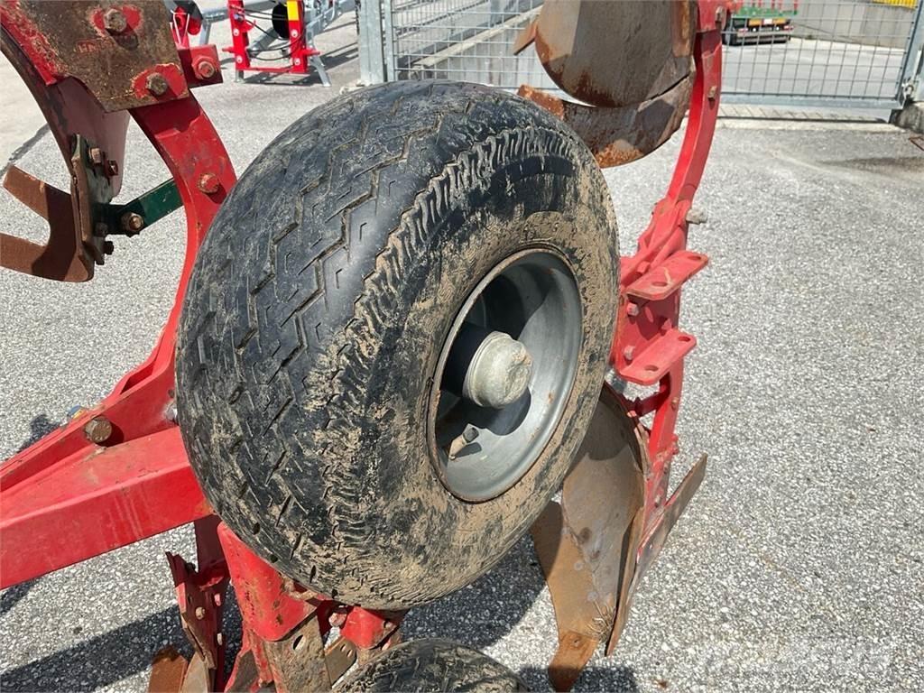 Vogel & Noot LM 820 Conventional ploughs