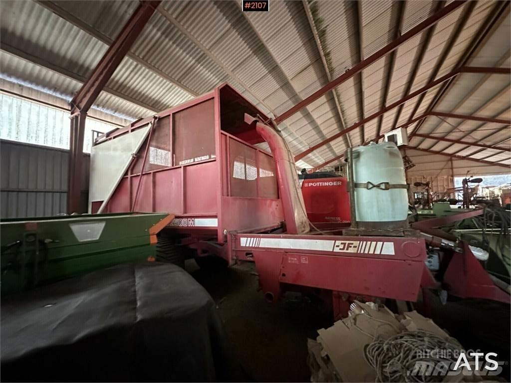 JF ES2500M Self loading trailers