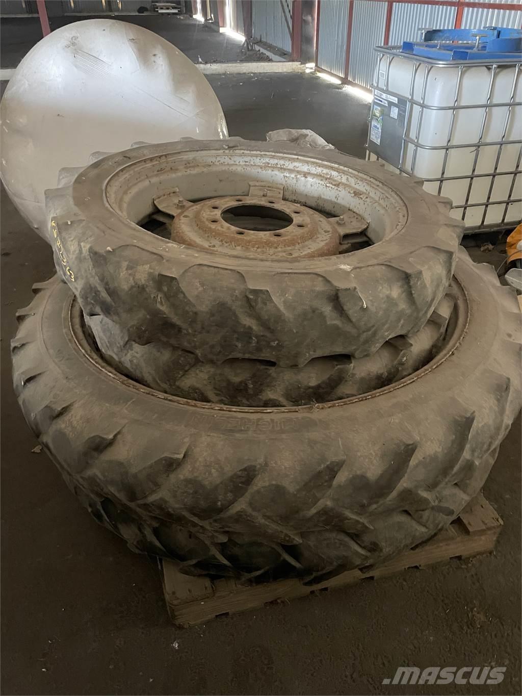  SLITNA CASE Tyres, wheels and rims