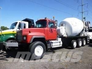 Mack RD690S Other trucks