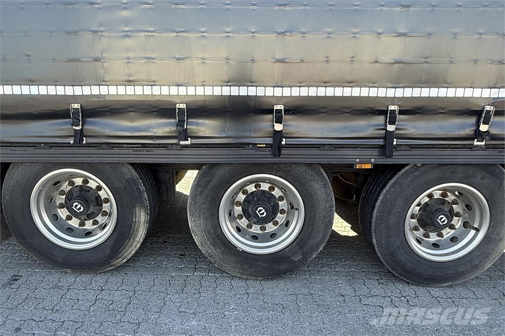 Krone 3 AKS. Curtainsider semi-trailers