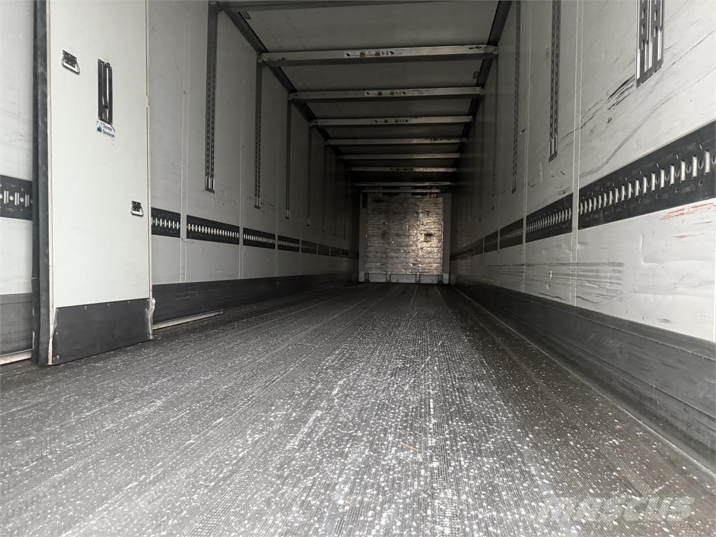 Schmitz 33 pl. Temperature controlled semi-trailers