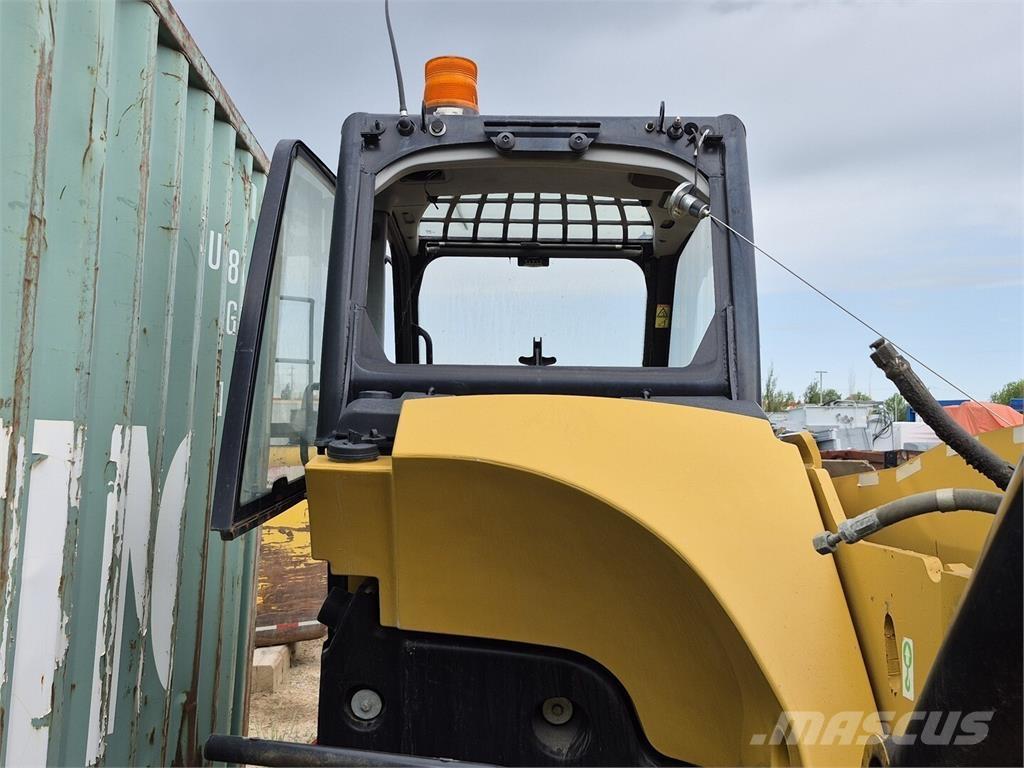 CAT TH560B Telehandlers for agriculture