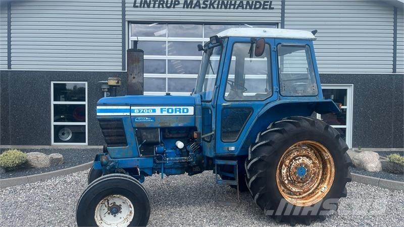 Ford 6700 Tractors