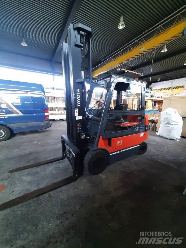 Toyota 7FBMF35 Electric forklift trucks