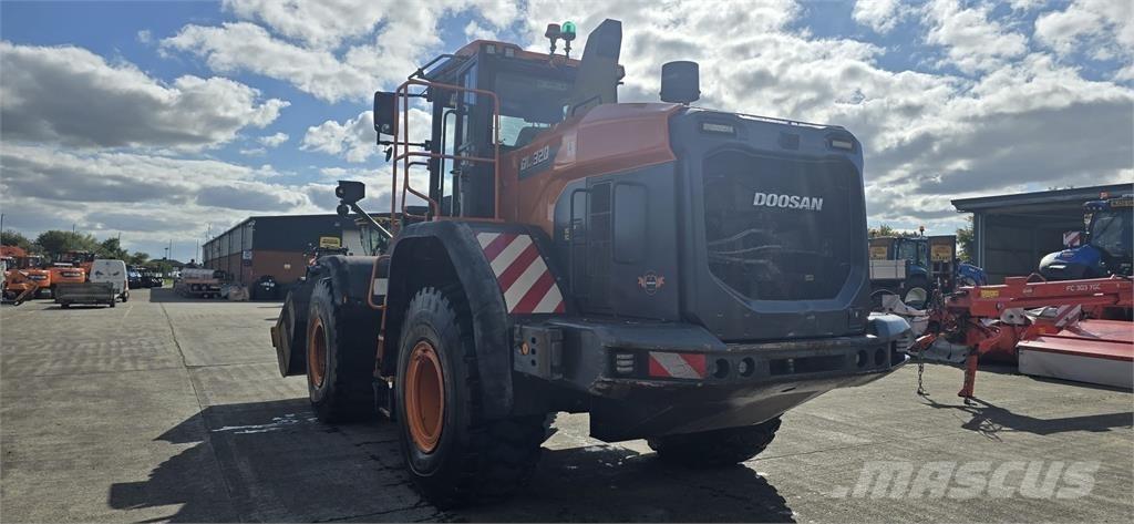 Doosan DL320-7 Wheel loaders
