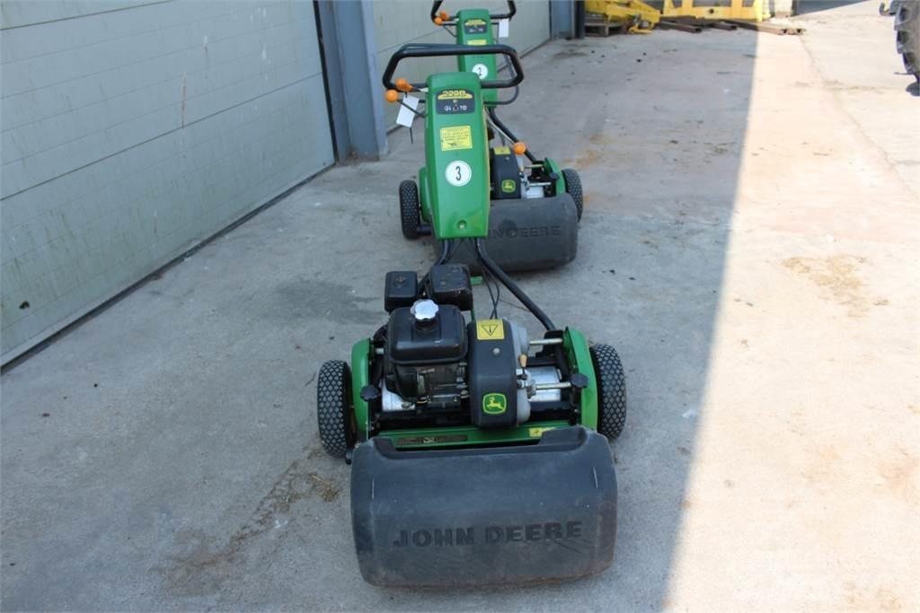 John Deere 220B Walk-behind mowers