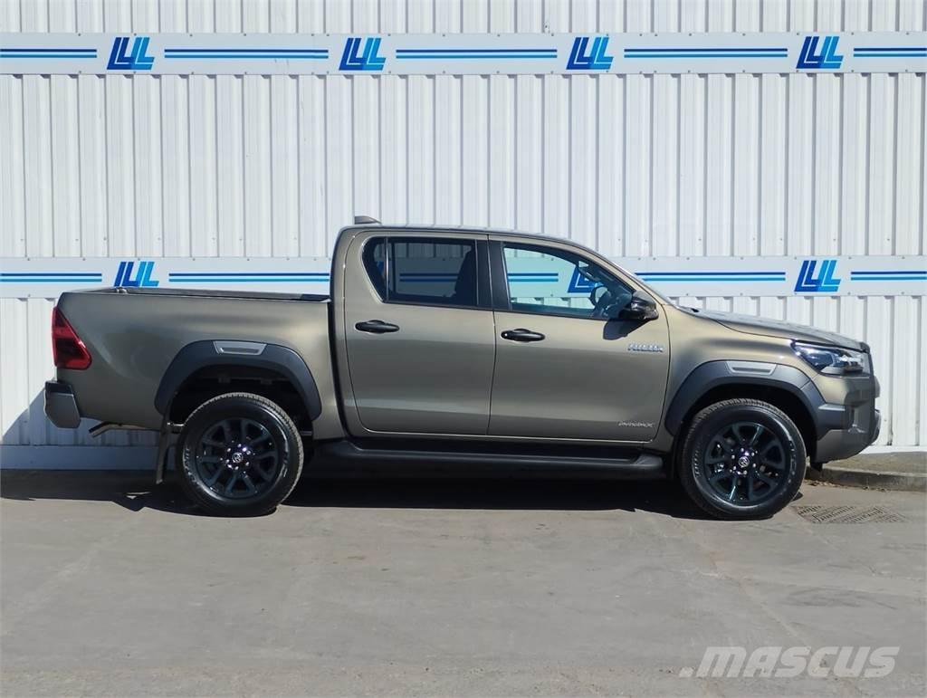 Toyota Invincible X Pick up/Dropside